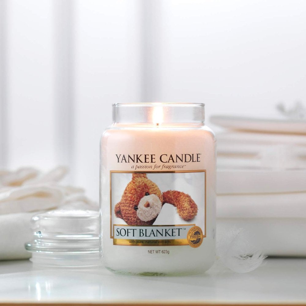 Lumanare parfumata Yankee Candle soft blanket Borcan mare
